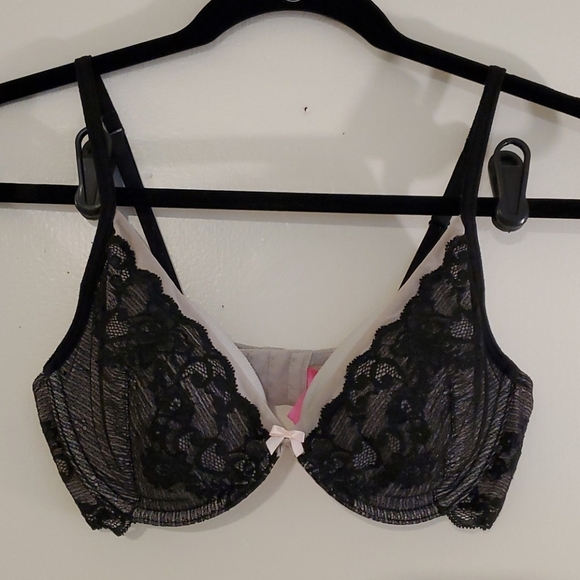 Betsy Johnson Lace Underwire Bra - Picture 1 of 3